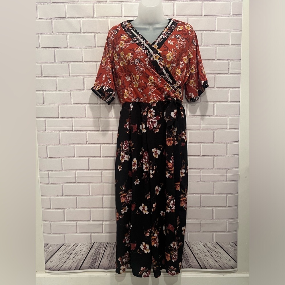 ROZ & ALI Floral Wrap Jumpsuit Size